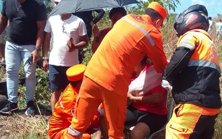 Colisão entre carro e VLT, em passagem clandestina, deixa um morto em Jaboatão