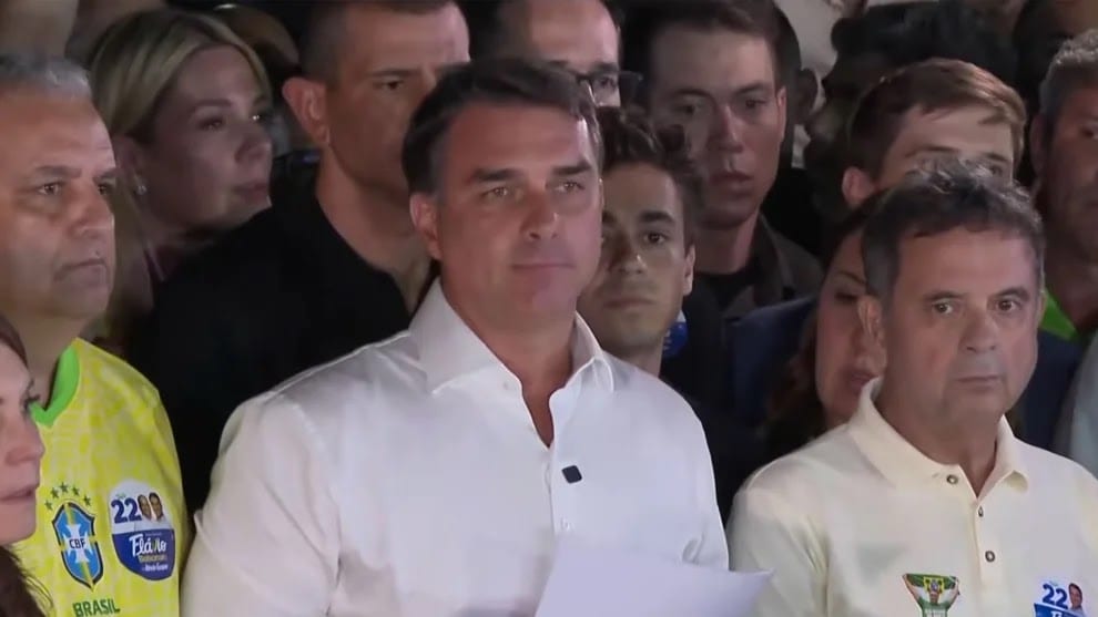 Flávio Bolsonaro diz que vai pedir a anulação das eleições após derrota para Lula no segundo turno