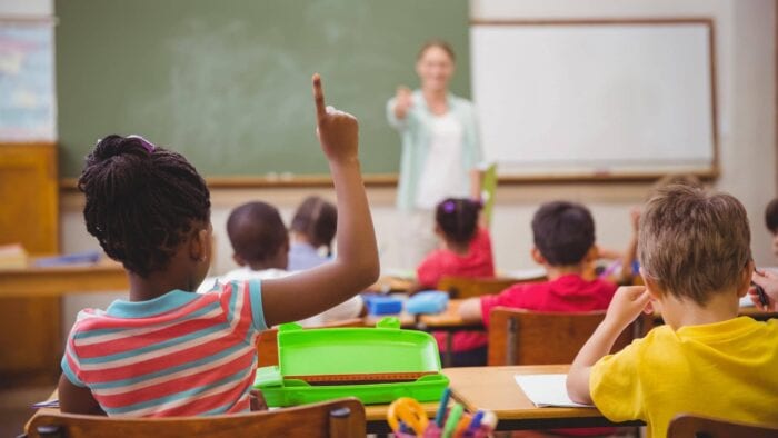 MEC oferta 4.143 vagas de mestrado profissional para professores da rede pública