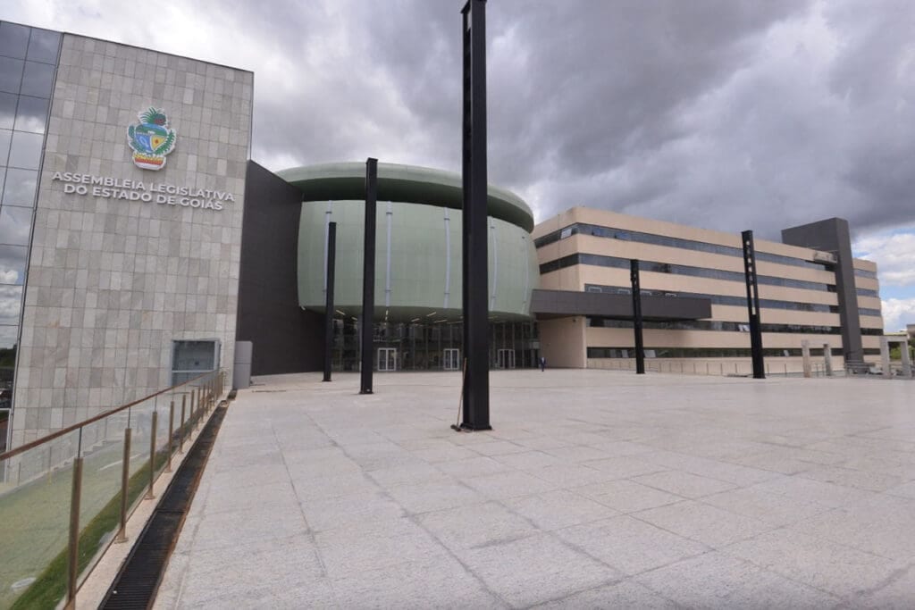 Goiás define 41 deputados estaduais com 97,26% das urnas apuradas