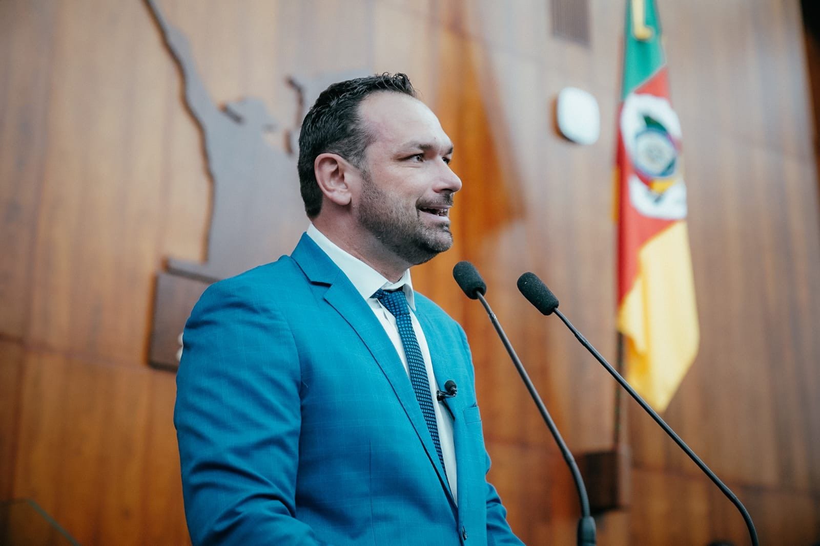 Polícia tem indícios de quem criou perfis falsos usados contra Dimas Costa