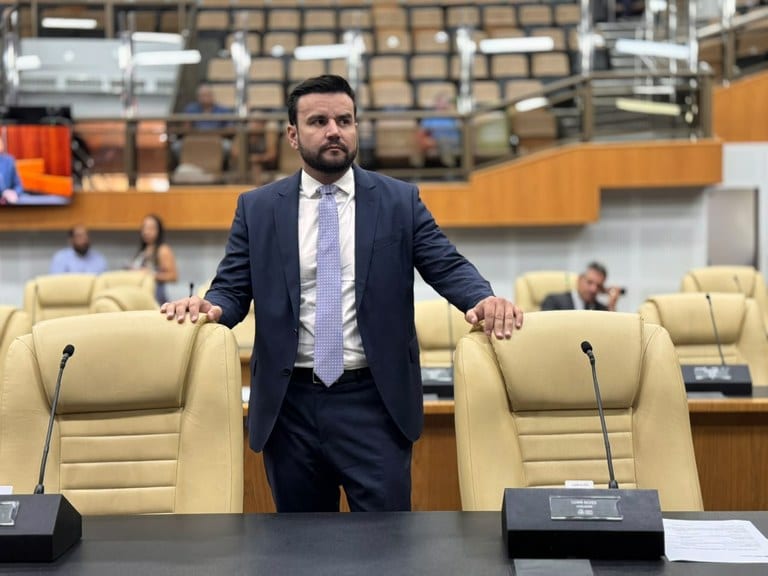 Luan Alves cobra licitações e critica terceiro contrato emergencial em Goiânia