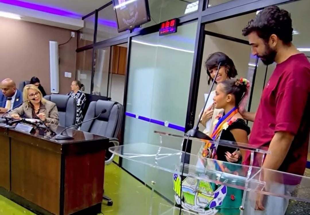 Câmara realiza Sessão Ordinária com a participação de bailarina