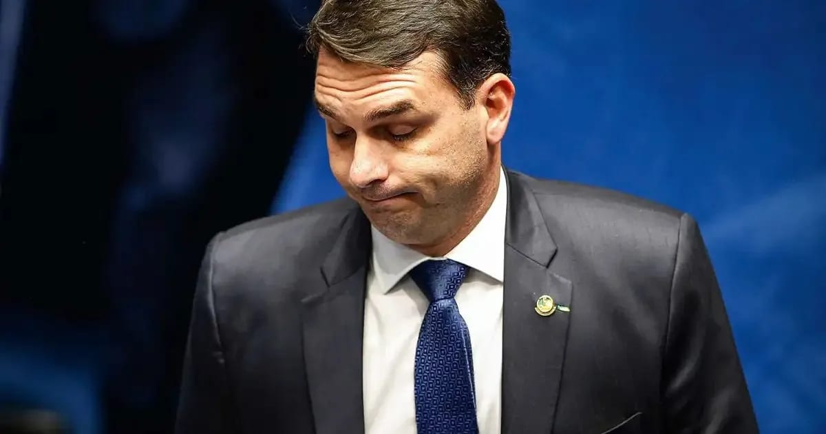 No debate, Flávio Bolsonaro disse ser a favor de tarifa zero; há oito dias chamou de ‘promessa mirabolante’