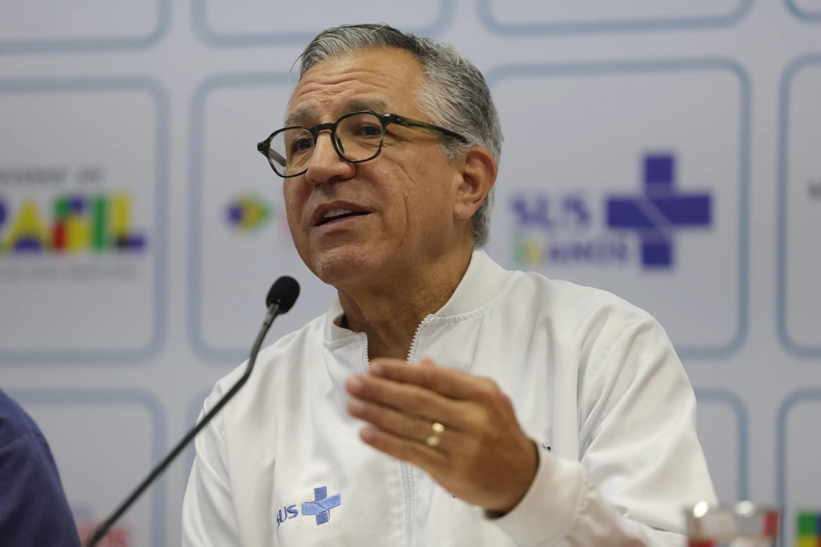 Ministro da Saúde destaca R$ 15 milhões enviados ao Hospital Federal de Suzano, mas não dá prazo para entrega