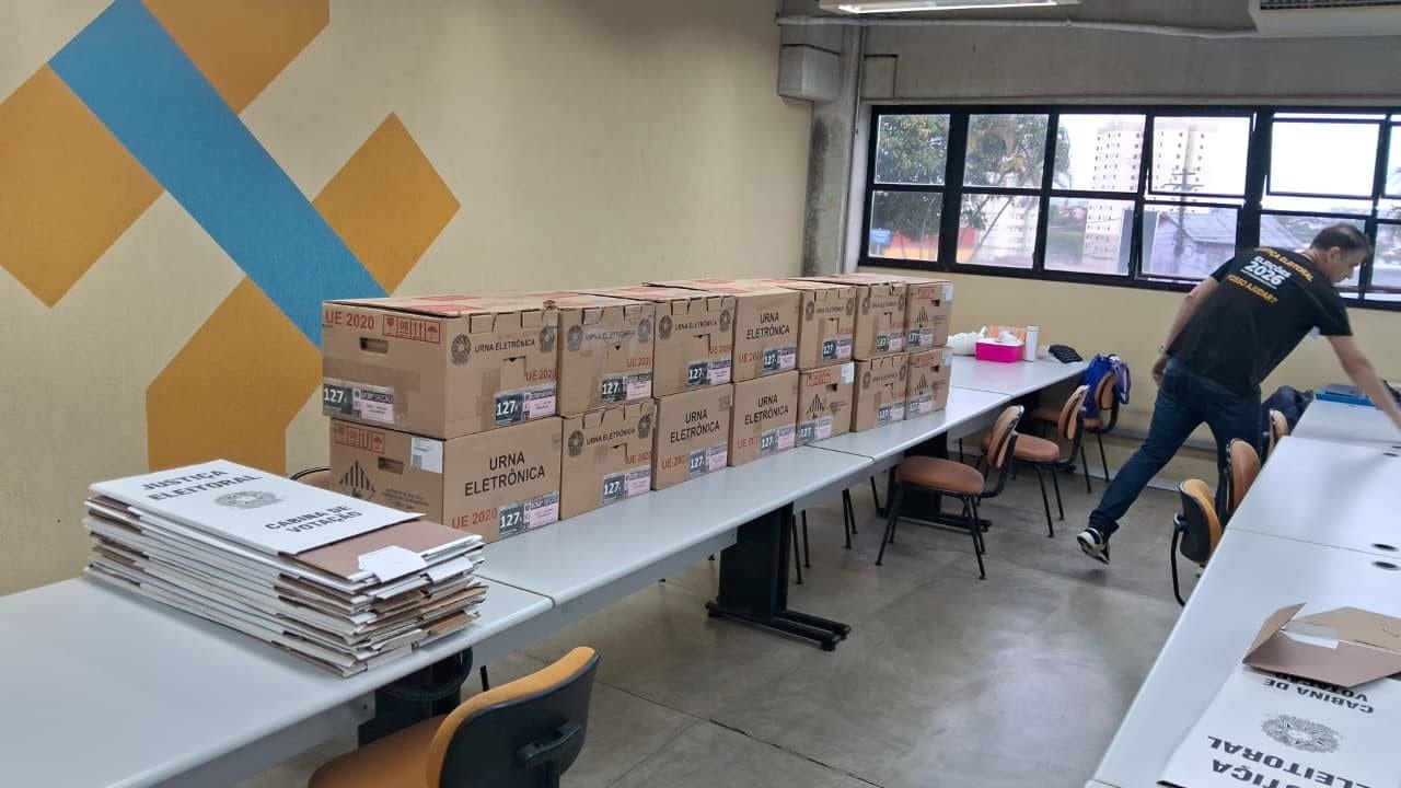Após determinação do STF de prorrogação até 19h, urnas são desligadas e desmontadas no interior de SP
