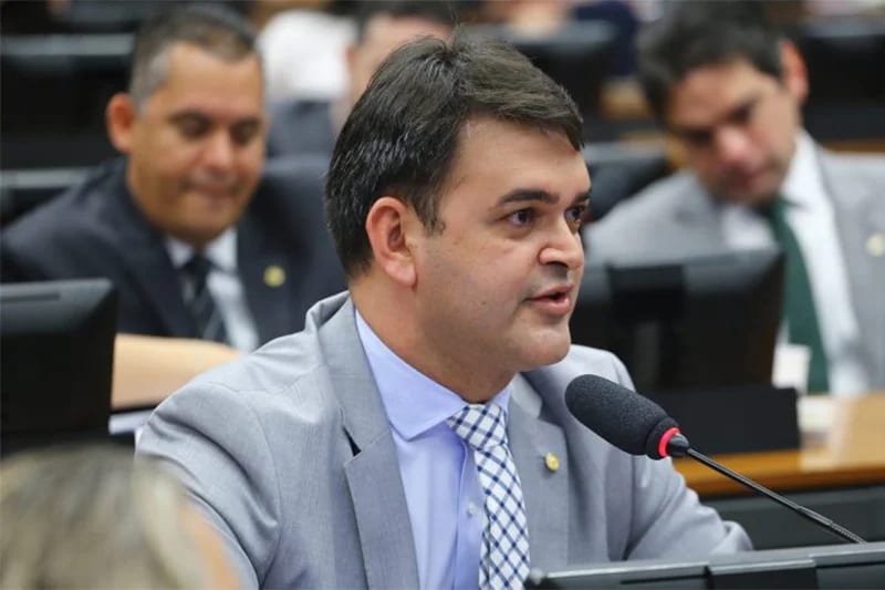 Parecer governista prevê perdão de dívidas de MEIs e eleva teto para R$ 140 mil