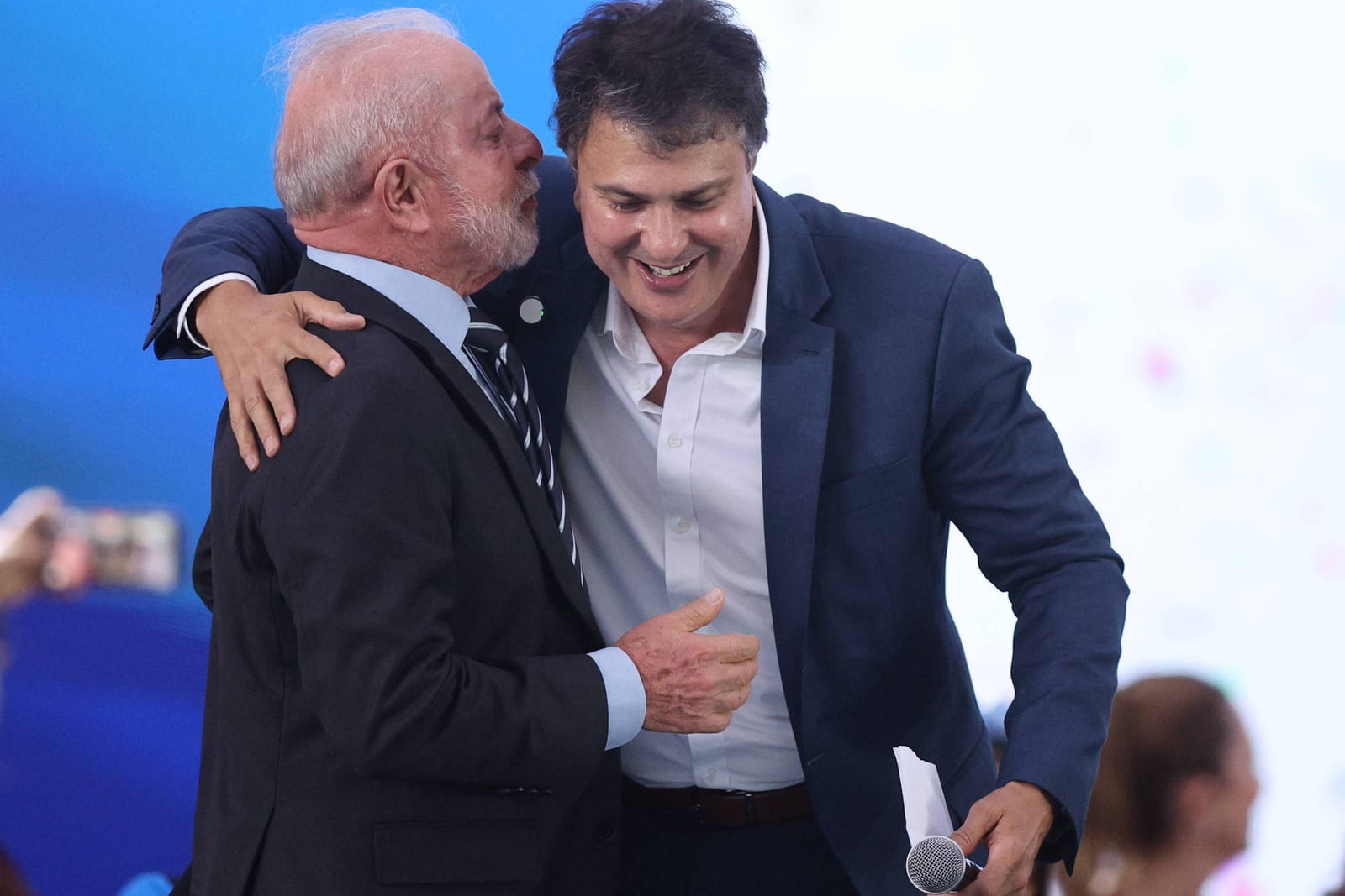 Líder do PT que propôs emenda sobre maioridade diz a aliados que agiu com aval do Planalto