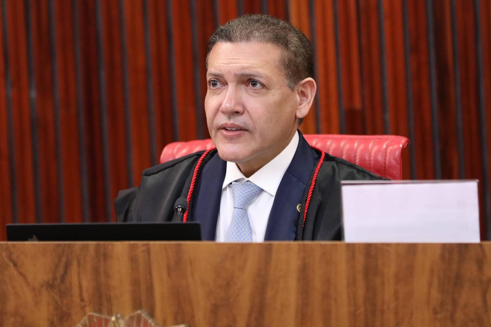 Kassio defende sistema eleitoral a embaixadores e alerta para risco da IA