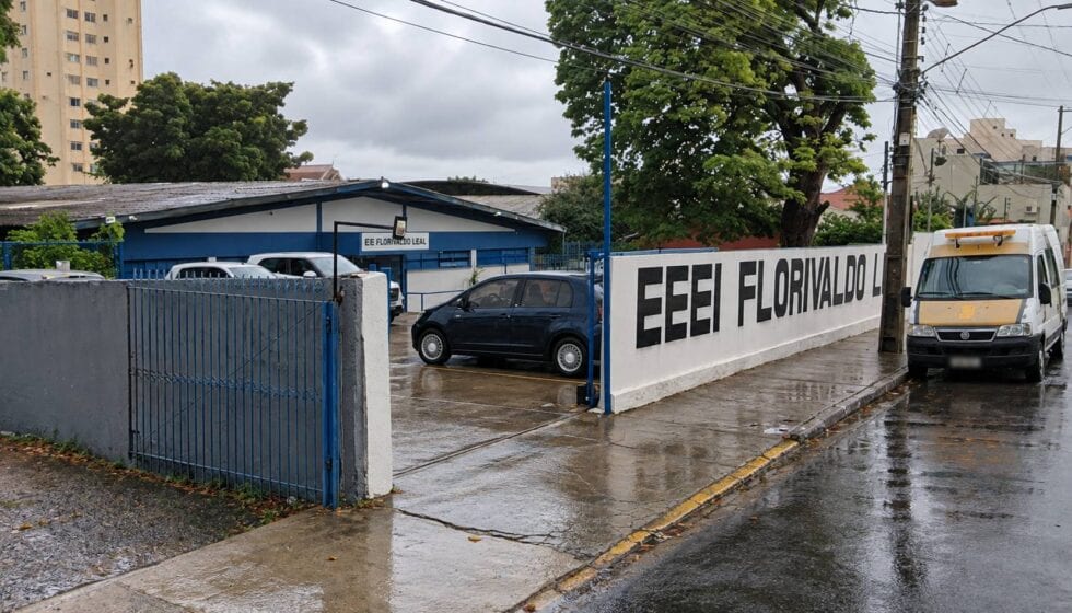 Após destelhamento eleitores da escola Florivaldo Leal são remanejados para votarem na Unesp