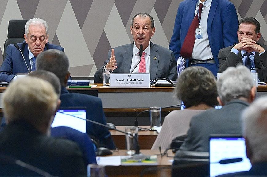 Fim da escala 6×1 avança contra bolsonaristas