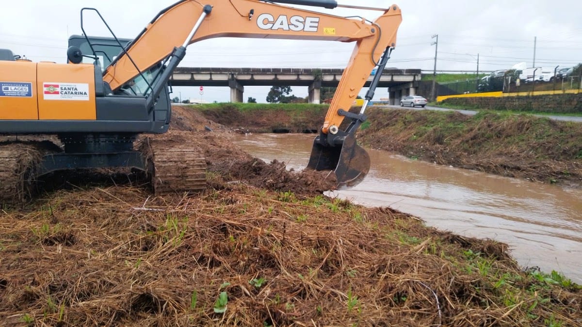 Secretaria de Obras e Infraestrutura já realizou atendimentos de drenagem pluvial nos 72 bairros de Lages em 2026