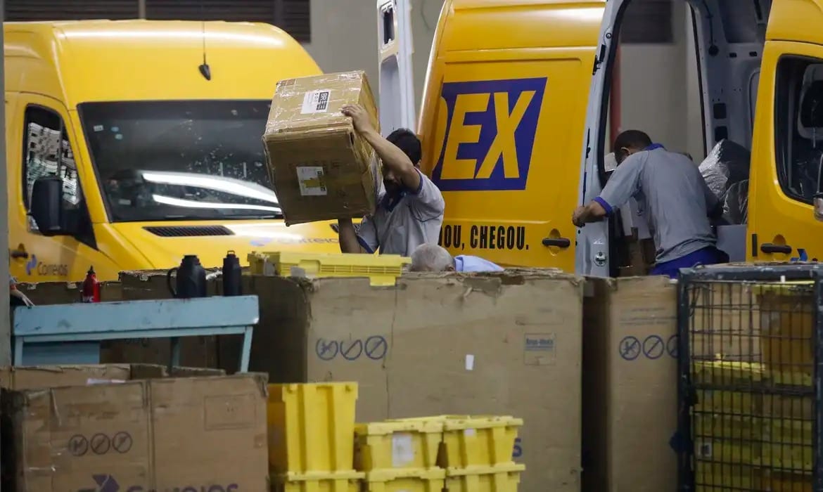 MP do fim da taxa das blusinhas: comissão avalia exclusividade dos Correios na entrega de compras internacionais