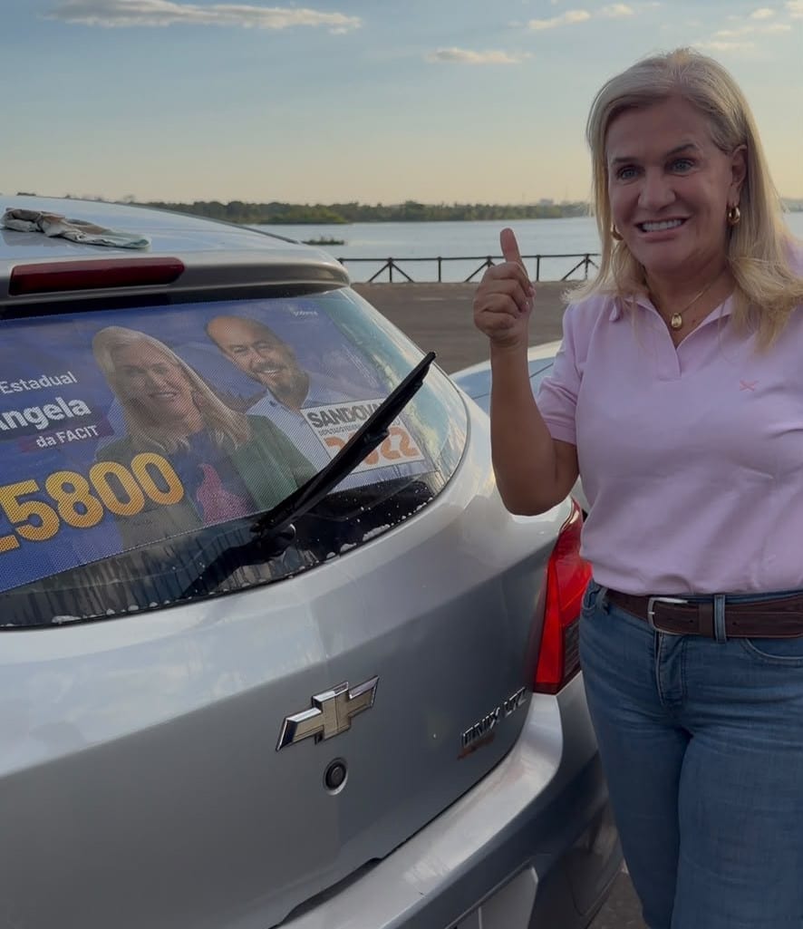 Dra. Ângela Facit e Sandoval Cardoso fizeram o primeiro adesivaço da campanha
