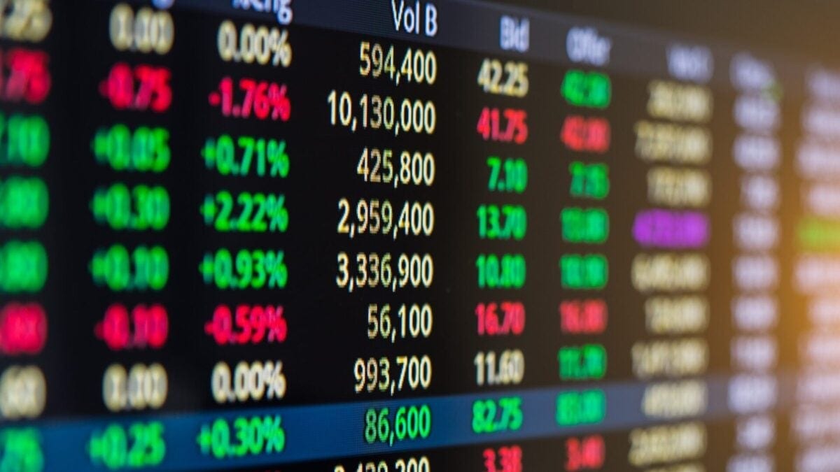 Ibovespa Fecha em Alta Moderada em Mais um Pregão Marcado por Pesquisas Eleitorais