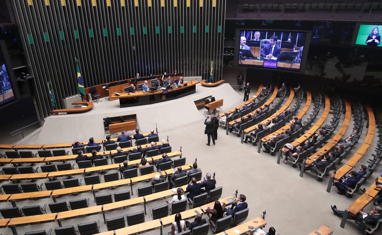 Apuração para deputado federal em SC: 16 vagas em disputa neste domingo (4)