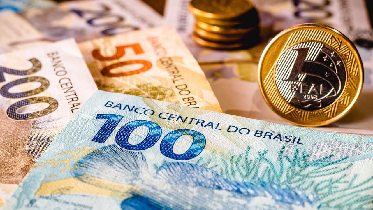 Salário mínimo projetado em R$ 1.741 para 2027, diz Rubens Serpa