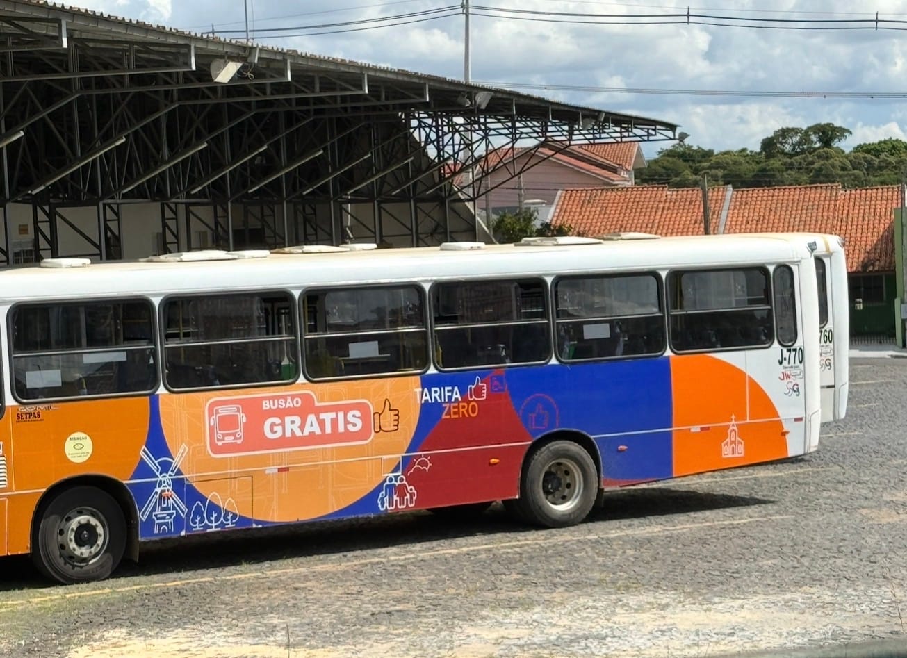 Busão grátis circulará neste domingo de eleição em Carambeí
