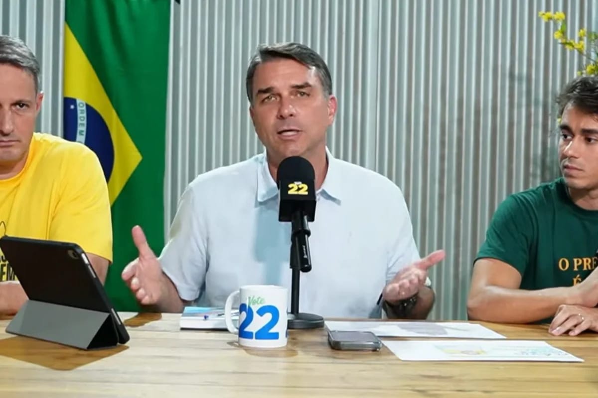 Flávio Bolsonaro defende redução da maioridade penal e ironiza emenda do PT