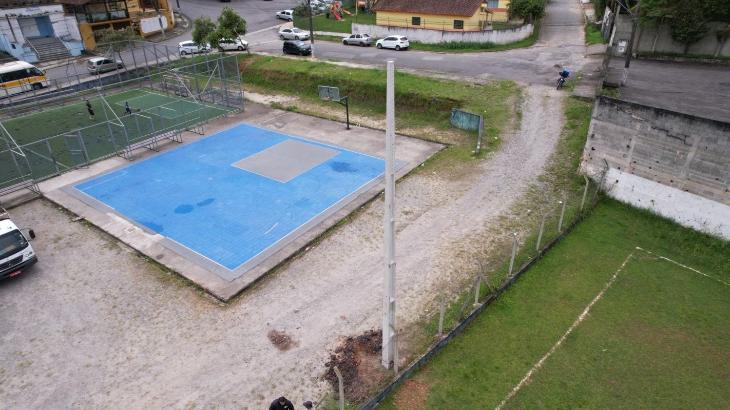 Prefeitura de Ribeirão Pires instala nova iluminação no Campo do Jardim Luso