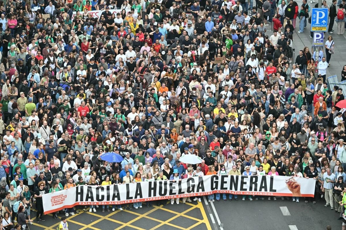 Milhares protestam em 50 cidades da Espanha após Congresso rejeitar medidas