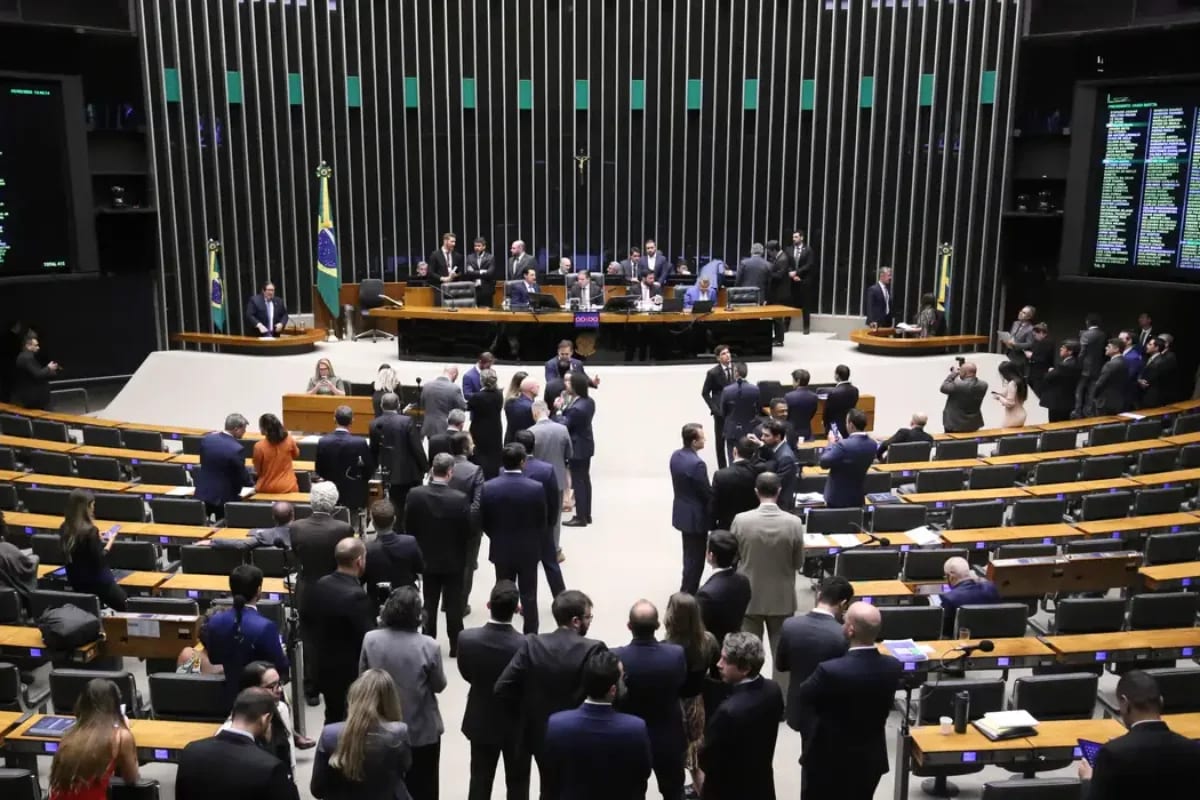 Número de mulheres eleitas para Câmara e Senado bate recorde em 2026