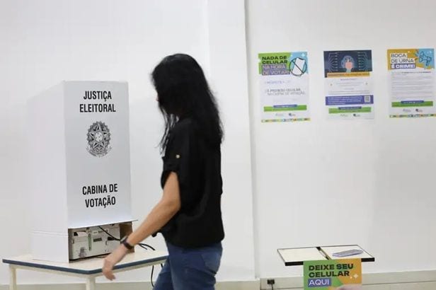 Quase 450 mil eleitores faltam às urnas nas 12 cidades da Região Oeste