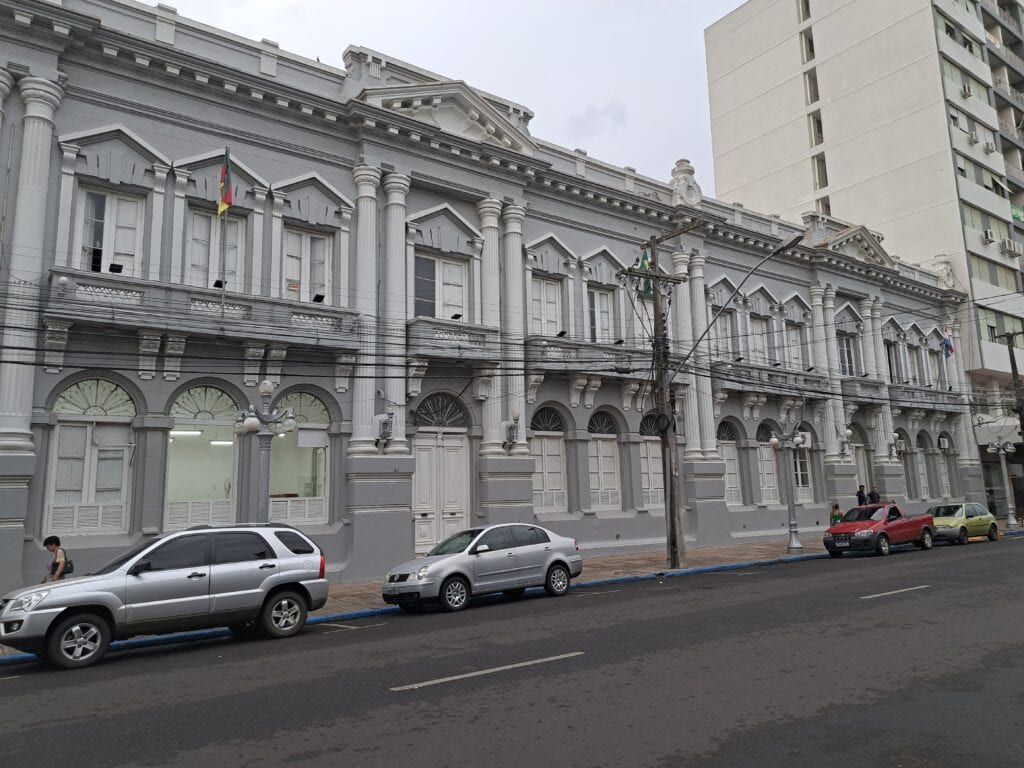 Executivo envia dois PLs para pagar 13º de 2026 a servidores
