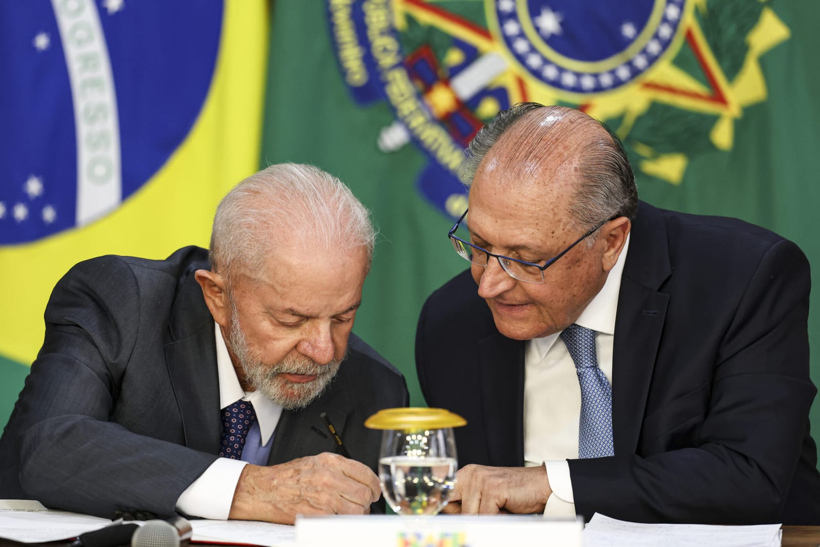 Lula reduz menções a políticas específicas para LGBTQIA+ no novo programa