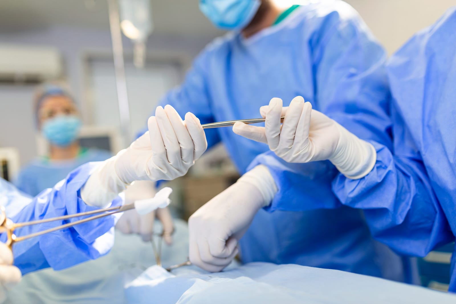 Senado aprova reajuste do piso de médicos e dentistas para R$ 13,6 mil