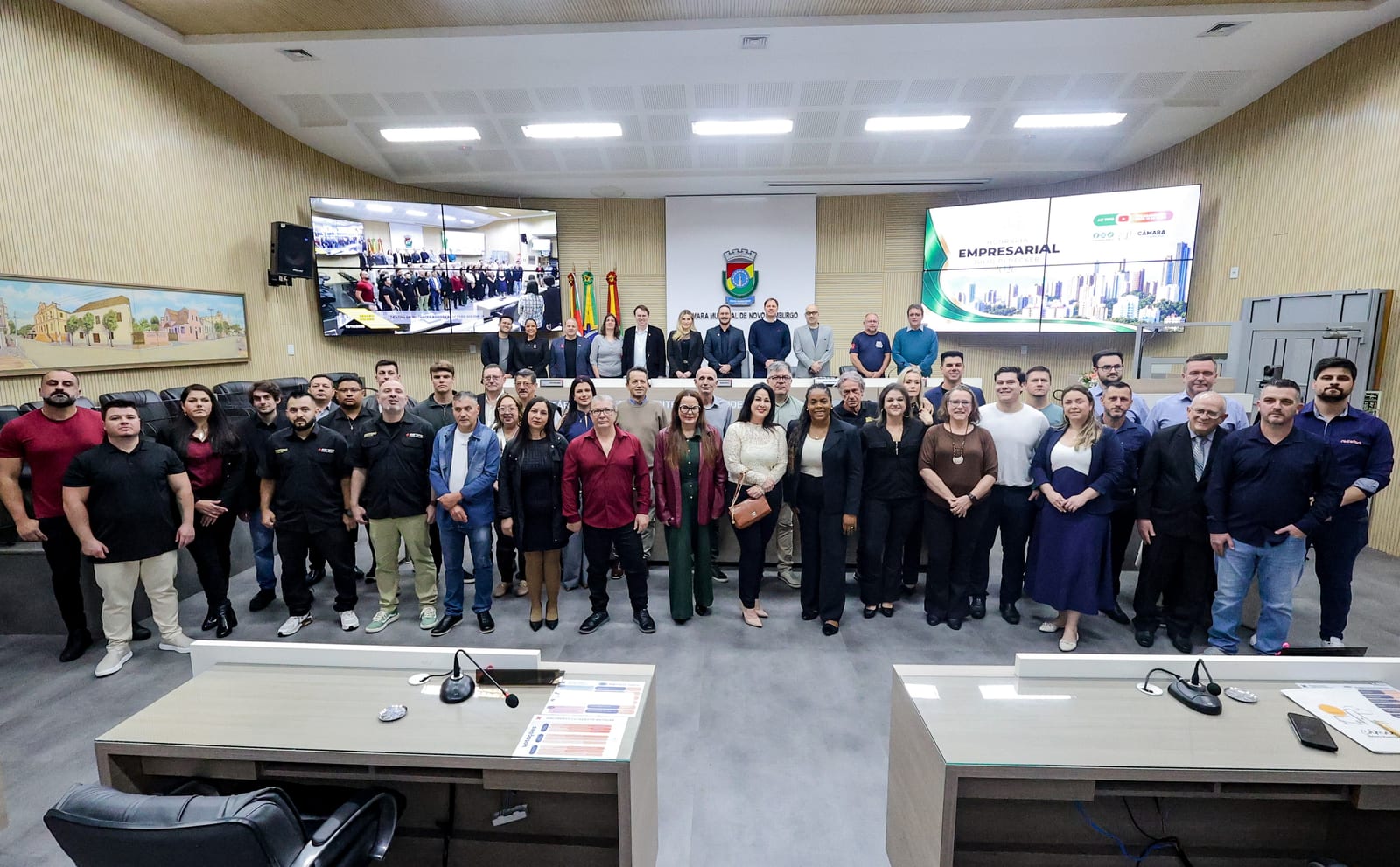 Vereadores premiam empresas em nova edição da Honraria Júlio Redecker
