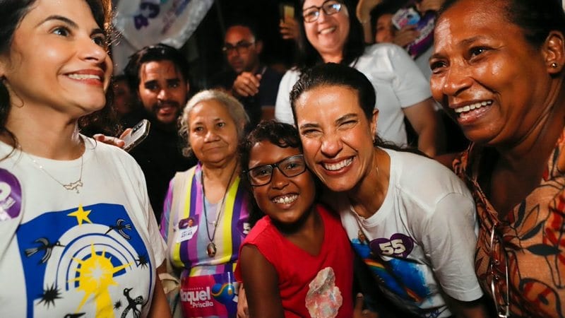 Raquel Lyra faz primeira grande caminhada em Jardim São Paulo, no Recife