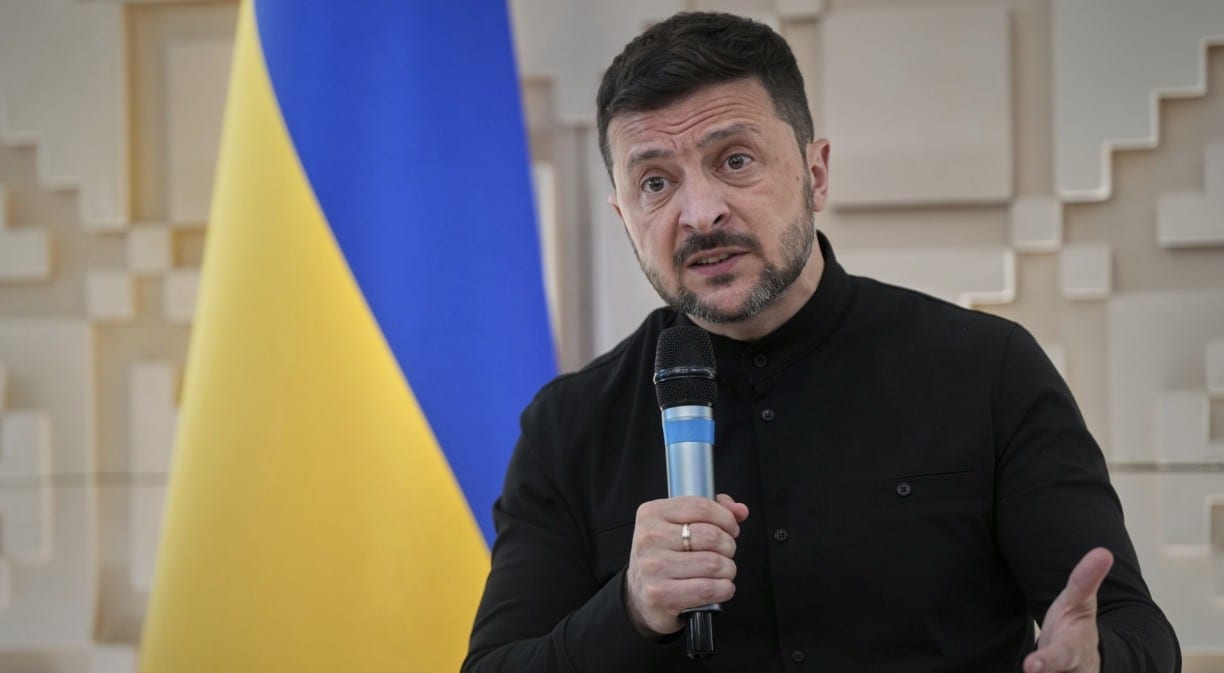 Zelensky comemora as novas sanções "necessárias" da União Europeia contra a Rússia
