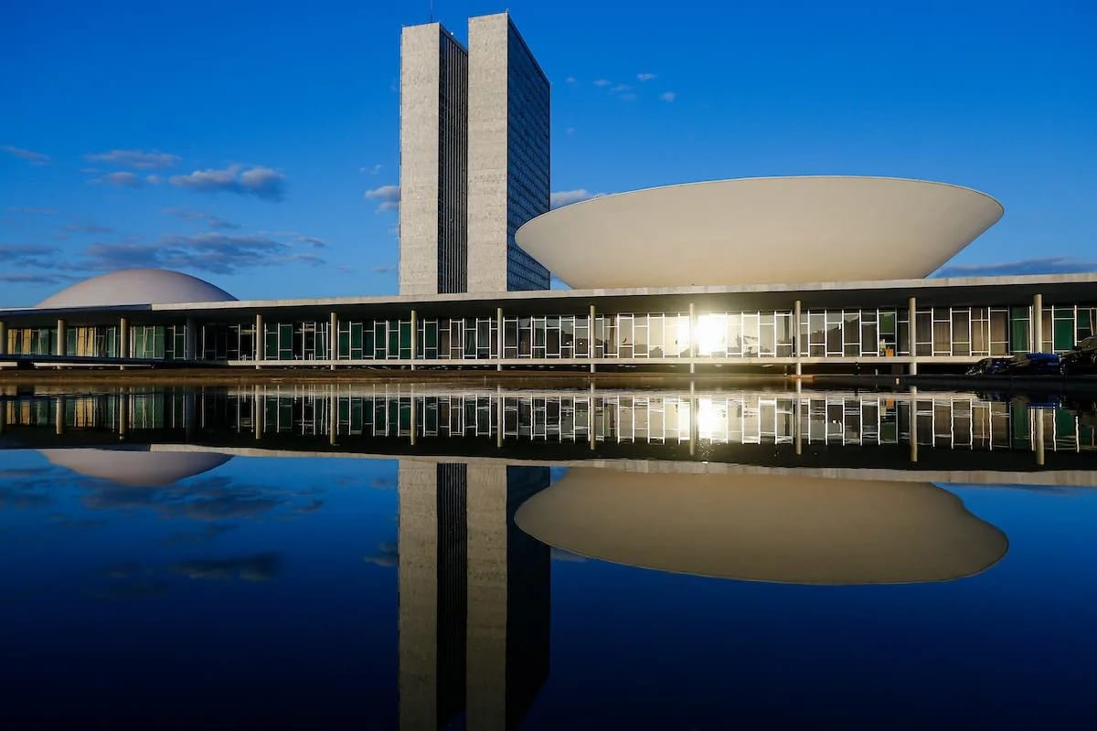 Congresso retoma com pauta enxuta e só dois períodos de sessões antes da eleição