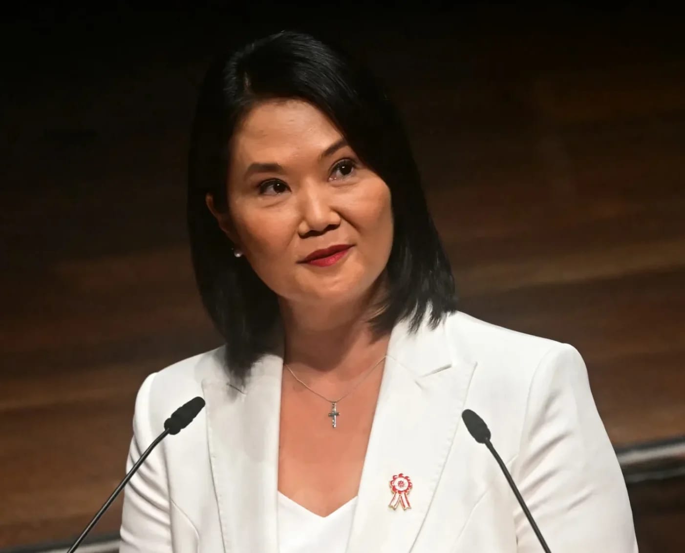 Keiko Fujimori proíbe cabelo comprido para meninos em escolas públicas