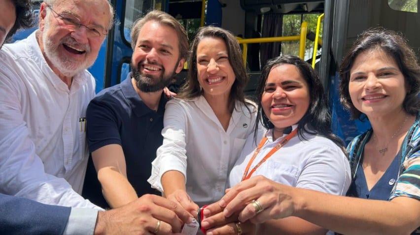Raquel Lyra entrega mais 50 ônibus e cita queda de 85% nos roubos a coletivos