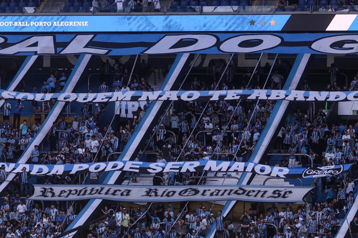 Presidente do Grêmio confirma promoção para duelo contra o Athletico-PR: "Precisamos da Arena lotada"