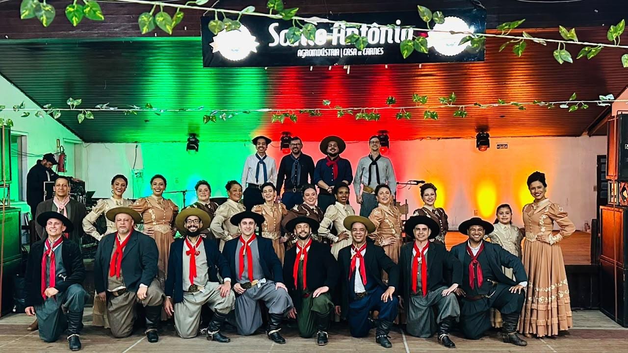 Entre estâncias e bailes de ramada, Invernada Veterana leva tradição ao FestXiru