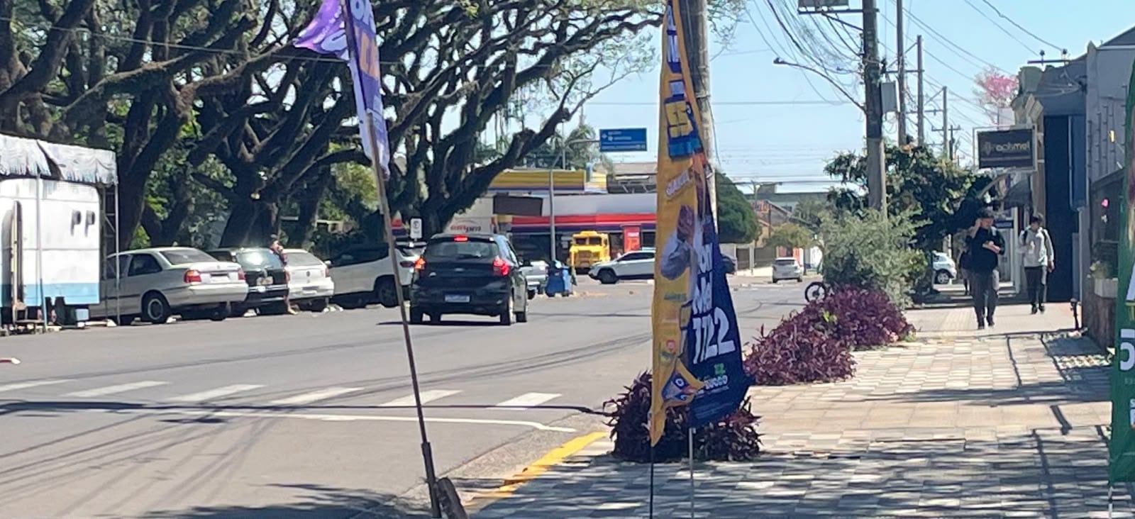 Campanhas de Alegrete intensificam uso de windbanners nas ruas