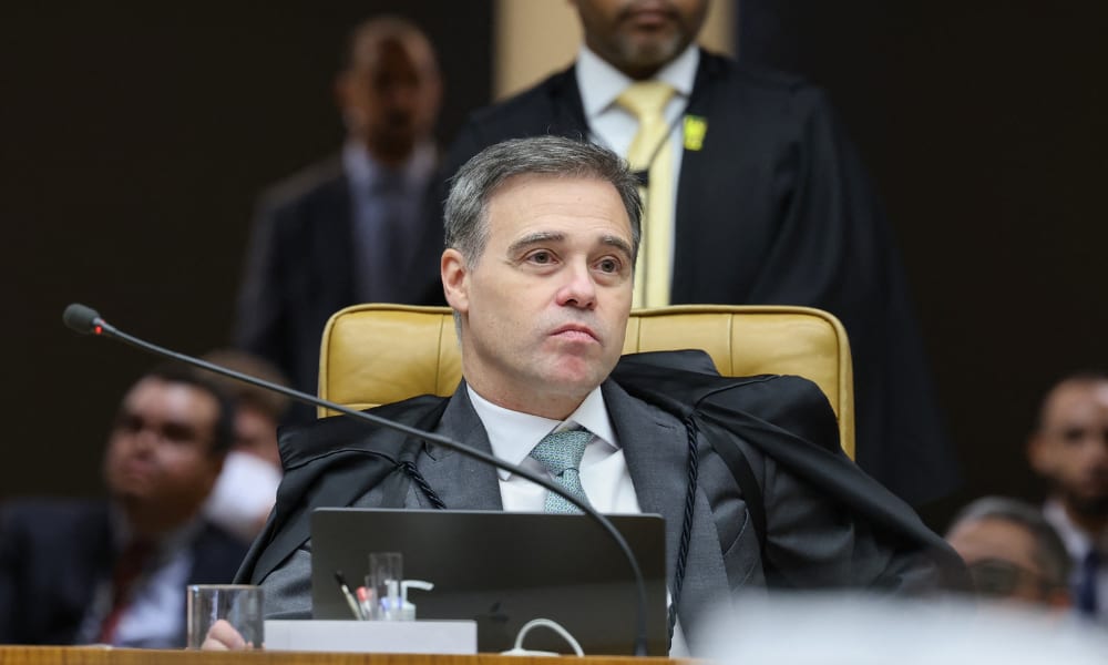 Mendonça confirma debate sobre suspender canais com 200 mil seguidores
