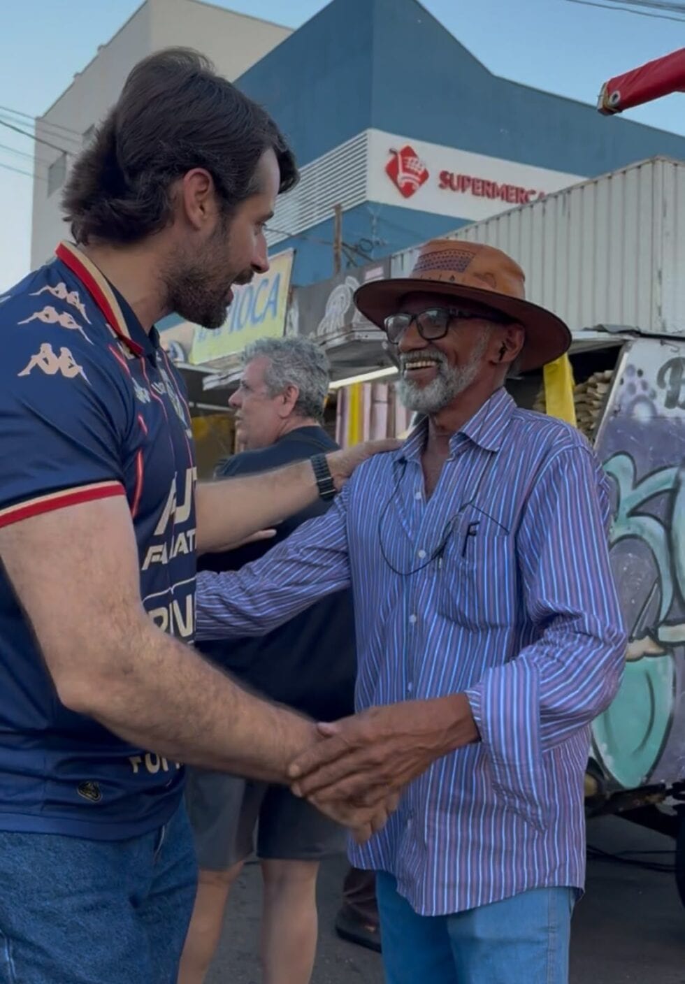 Guilherme Piai realiza caminhada pelos bairros Monte Alto e Sabará nesta quinta-feira
