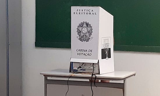 Aparelhos que comprometem sigilo do voto estão proibidos na cabine