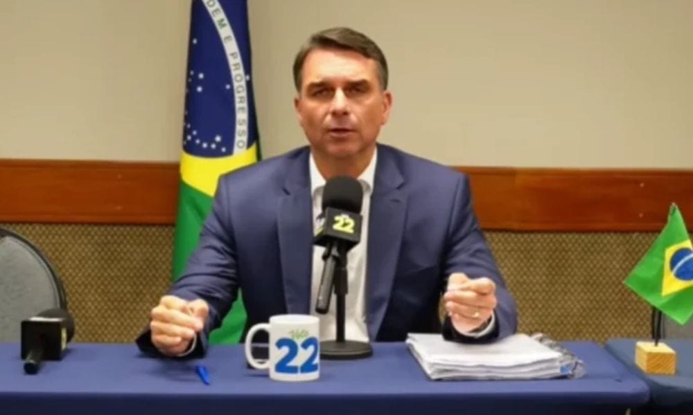 Flávio pede cassação da chapa de Lula por uso eleitoral da Rádio Nacional