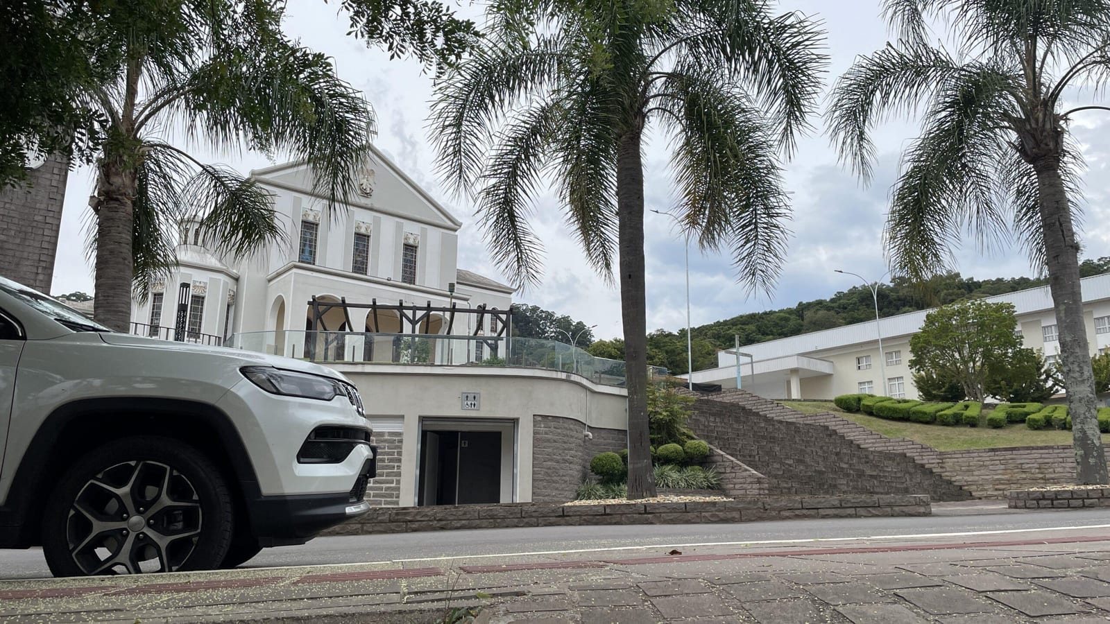 Nova Pádua repete marca nacional e lidera votação de Flávio Bolsonaro