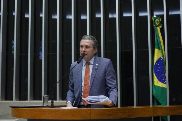 Câmara celebra parcerias Brasil-China com sessão solene