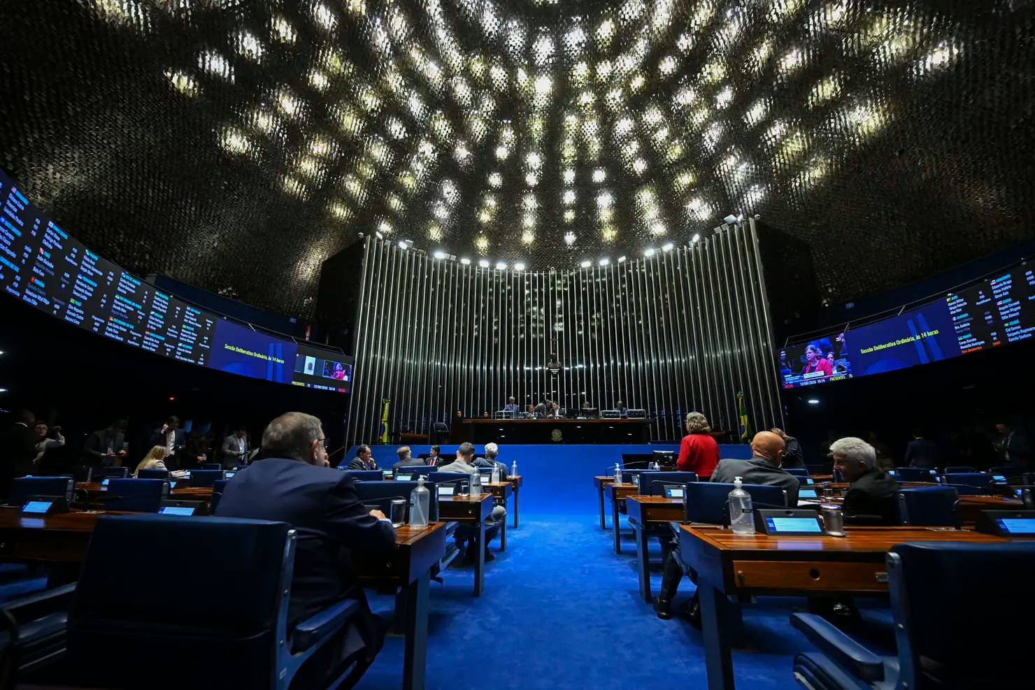 Mulheres são 51,5% da população, mas têm 15,3% das vagas eleitas em 2022