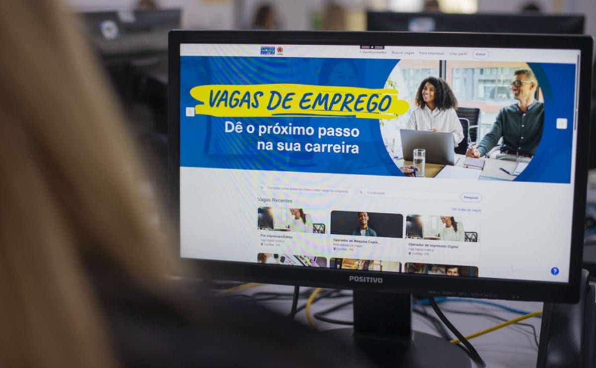 Emprega Curitiba reúne vagas para jardineiro, gerente de loja e atendente; veja como se candidatar