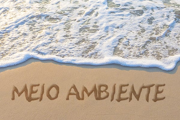 MPF pede suspensão imediata de regra que antecipa sombra nas praias de Vila Velha para 15h