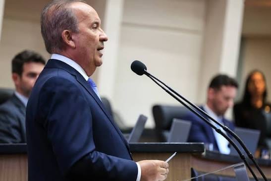 Comentário sobre Assembleia Legislativa aprova afastamento do governador Jorginho Mello para campanha eleitoral por Rube