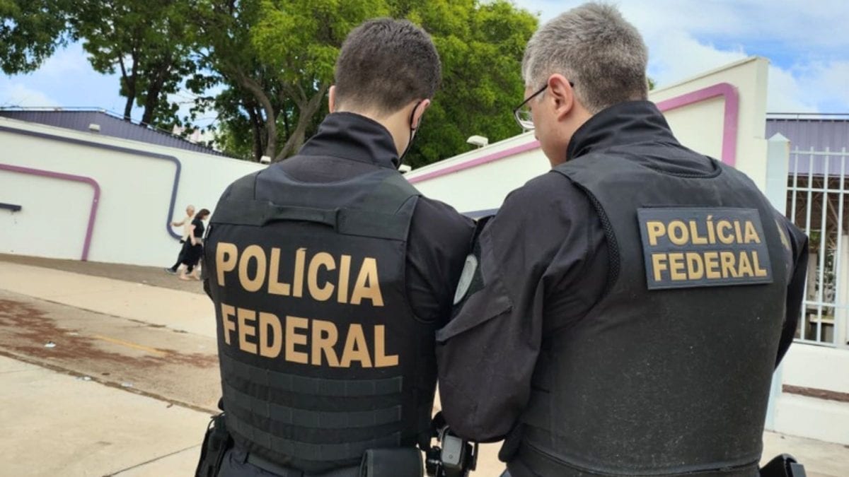PF apreende R$ 57,379 e conduz 28 pessoas em operação contra crimes eleitorais